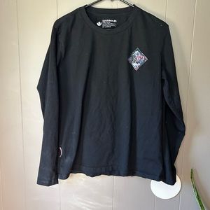 Dutch Bros
Long sleeve
Used
